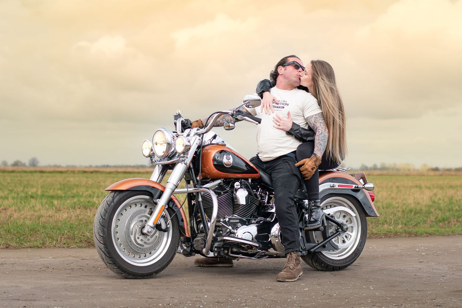 Engagement celebrations kissing. Engagement photography Rotherham, Sheffield, South Yorkshire, Leeds, Lincolnshire
