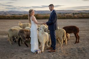 Farmhouse elopement Marsing Idaho Milestones Studios LLC, Lucky Four Farm