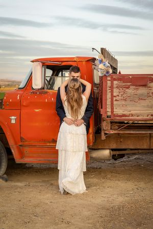 Farmhouse elopement Marsing Idaho Milestones Studios LLC, Lucky Four Farm