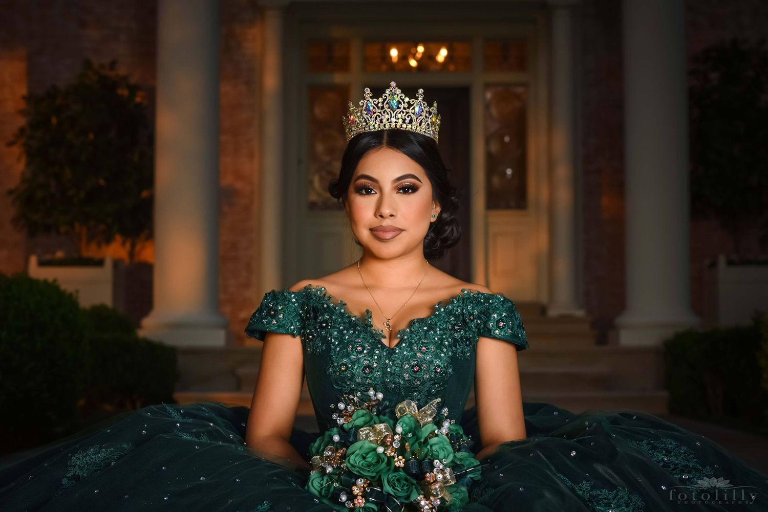 Arlington quinceañera photography featuring a luxury dress session, scenic park portraits, golden hour light, and professional posing style