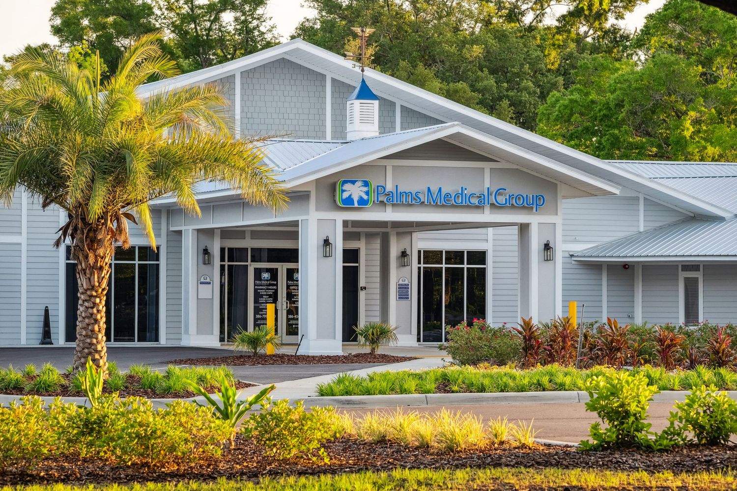 Exterior photograph of Palms Medical Group in High Springs Fl.