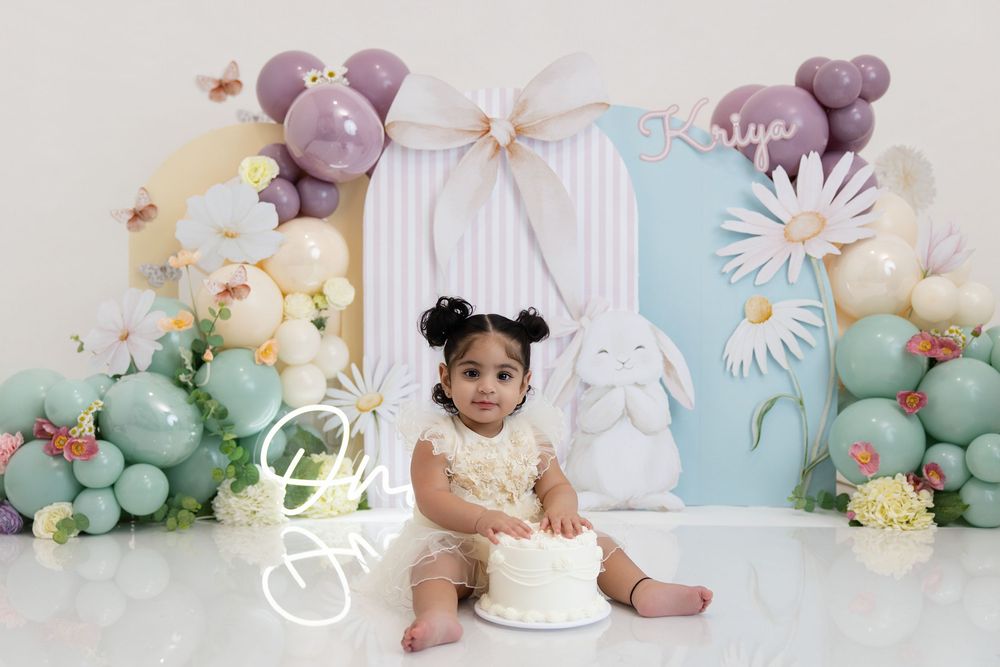 First birthday girl floral bunny theme cake smash balloons Nashville