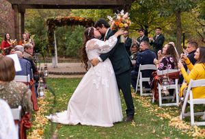 Best wedding family photographer near me Indianapolis Indiana and surrounding areas