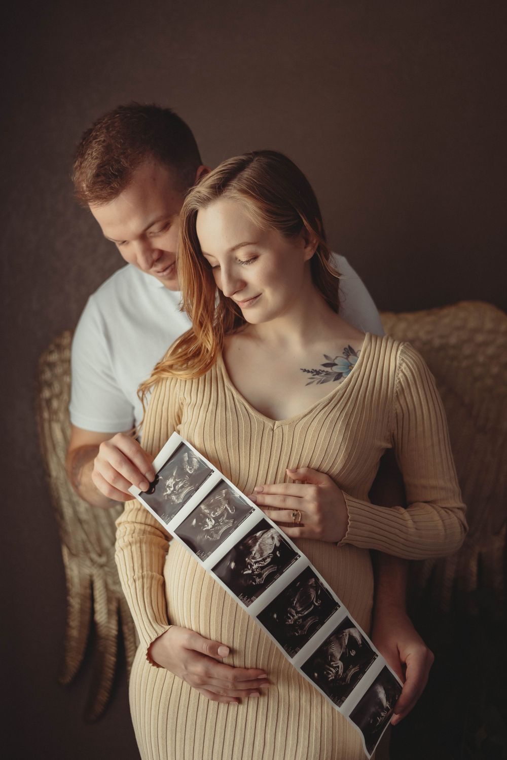 family photographer near me
natural light family photography
outdoor family photoshoot
lifestyle family photography
Classy family photograph