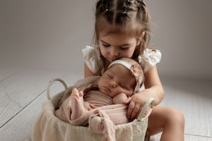 Photographe spécialisé bébé Neuchâtel – Sublimer les premiers jours de vie en images
