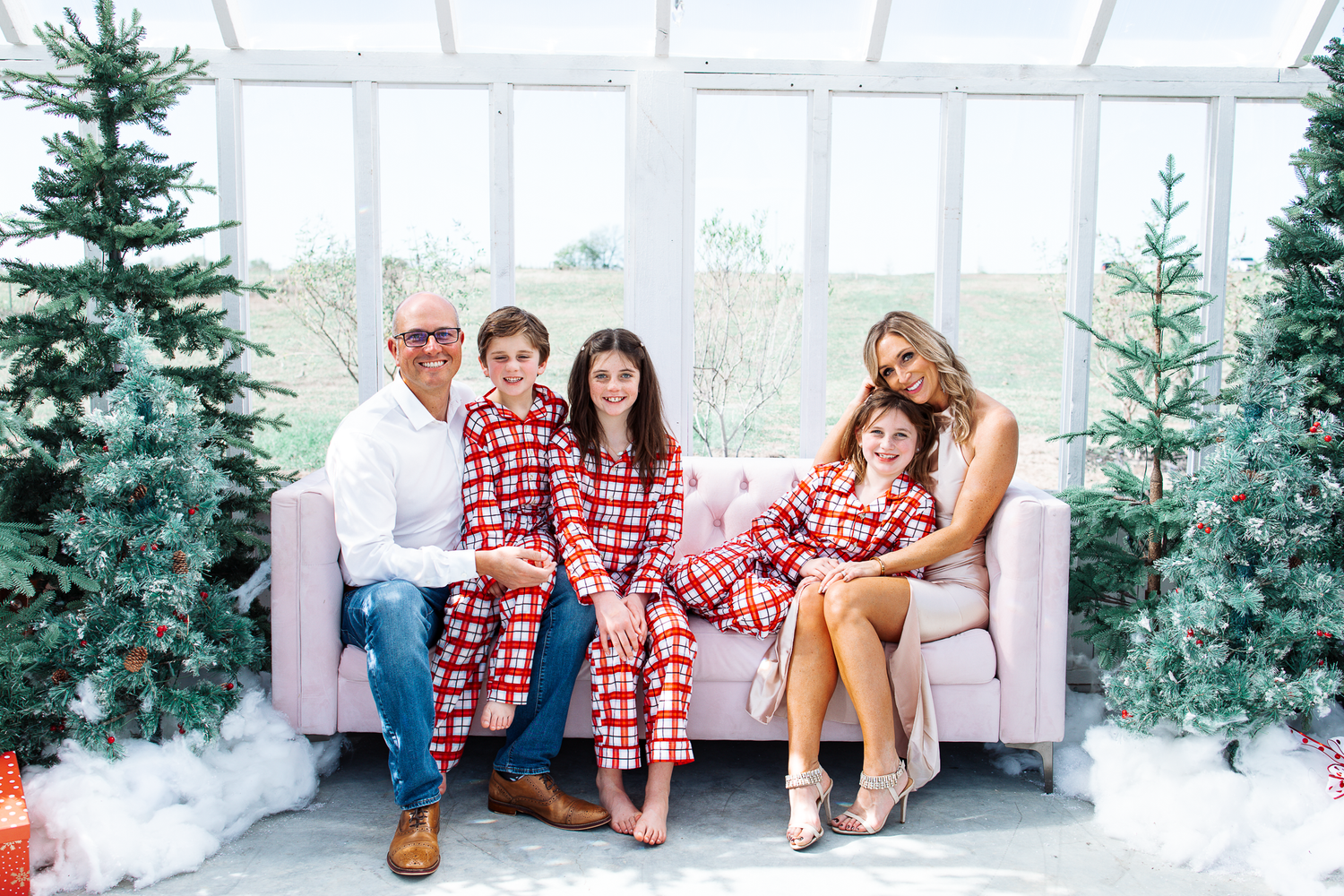 Dallas Christmas Minis ; Christmas Family photos ; Studio Photos