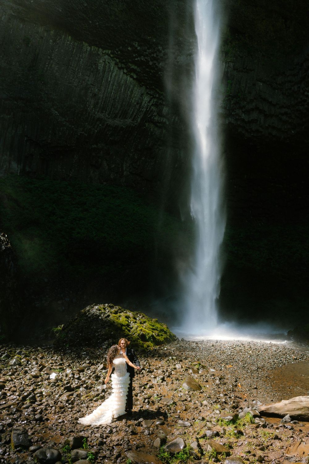 Eloping in Oregon's Coast, dancing in waterfalls, saying I love you. A story everyone wants read.