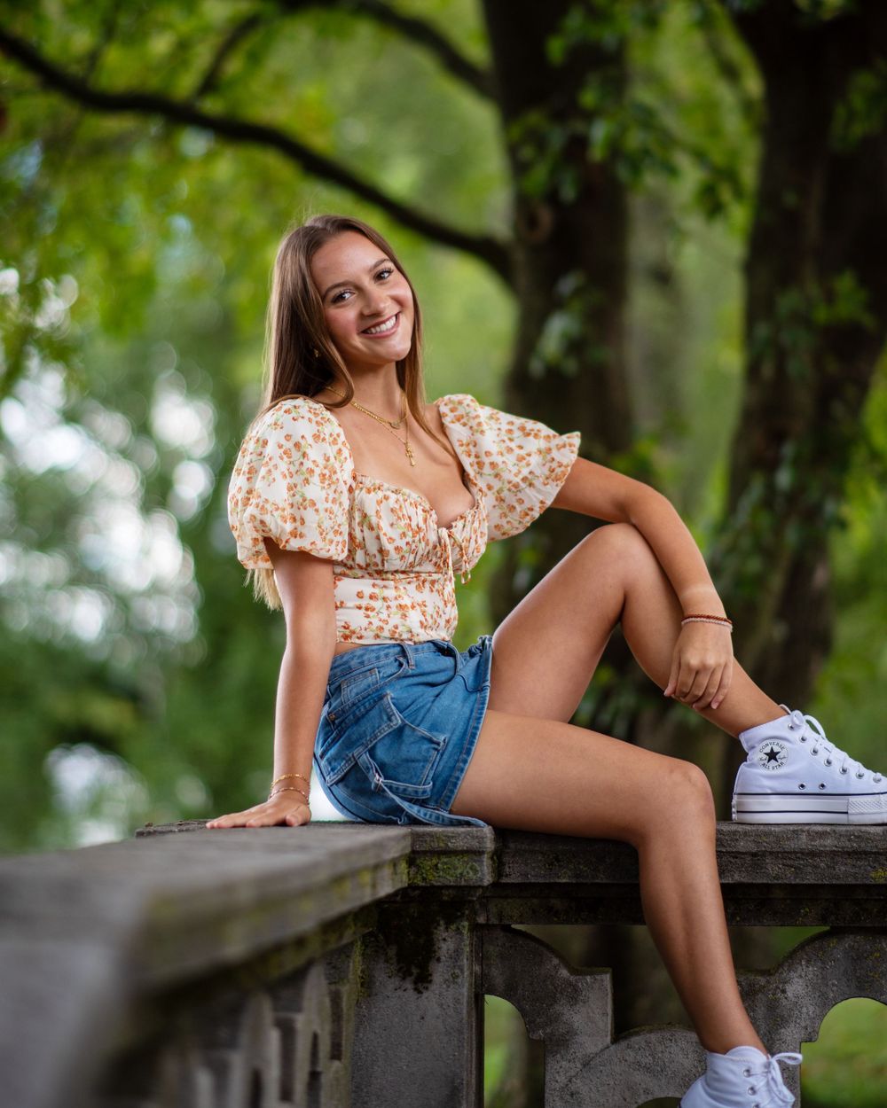senior summer Pittsburgh 
yellow wall
shorts chucks Pittsburgh Dance Photographer