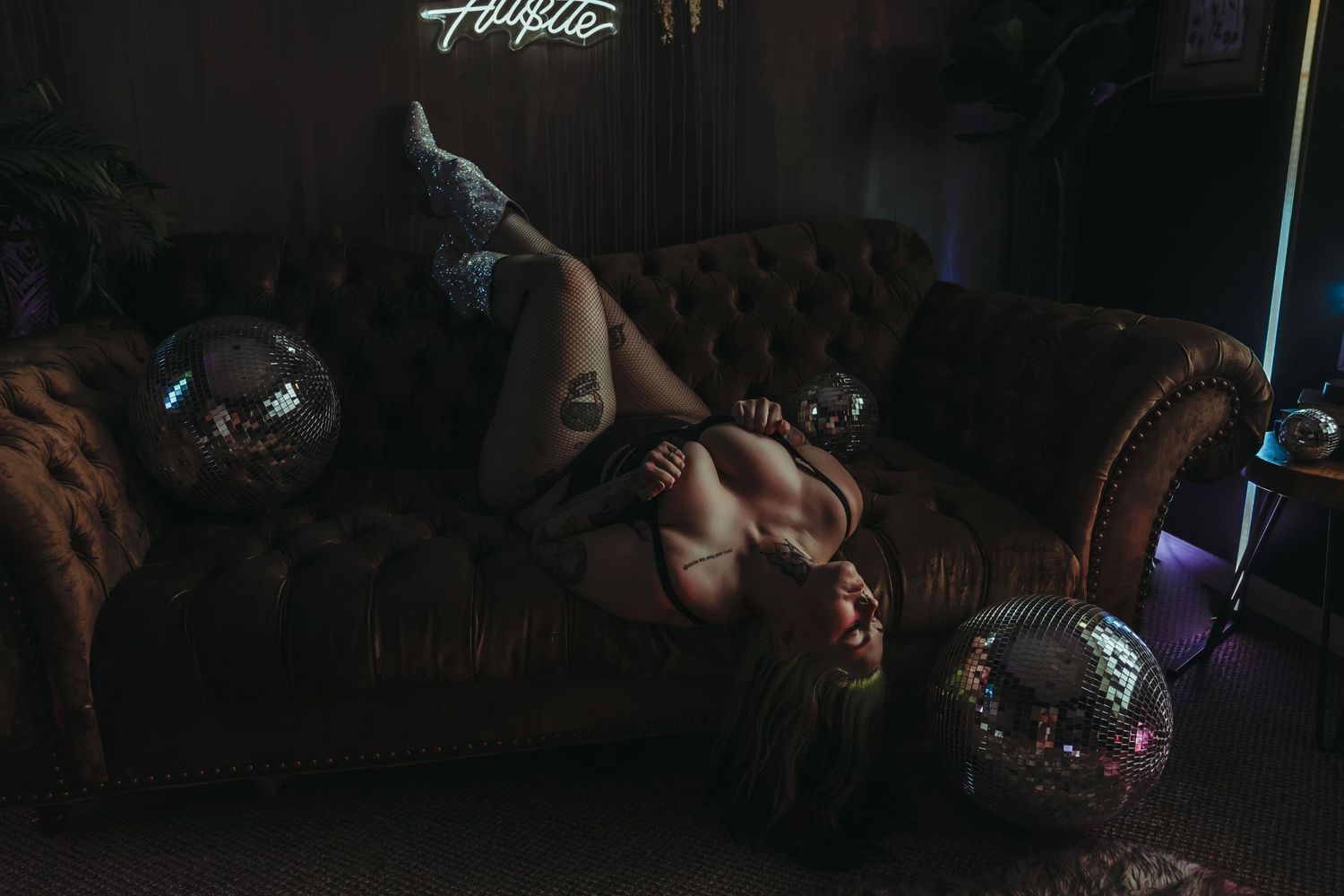 Plus Sized Boudoir Posing
