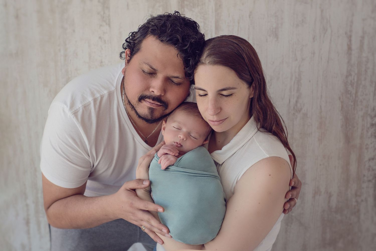 Sesión Fotográfica Bebés, Niños, Familia, Embarazo. Momentos espontáneos, luz natural. Estudio en Reñaca. Recién Nacido Santiago, Viña