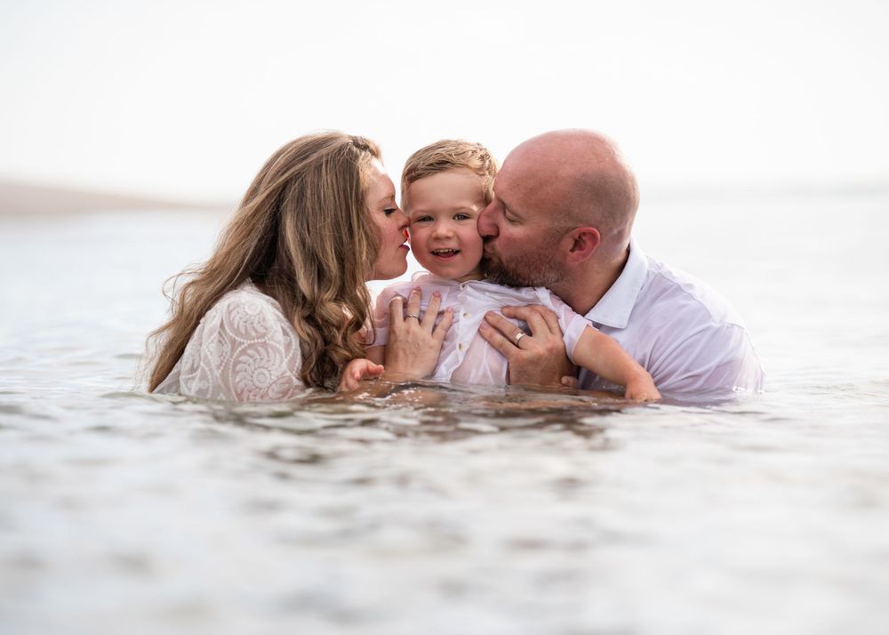 Destin Florida Family Photographer specials going on near me. Spring time discounts for family photos. Destin fun things to do for tourist