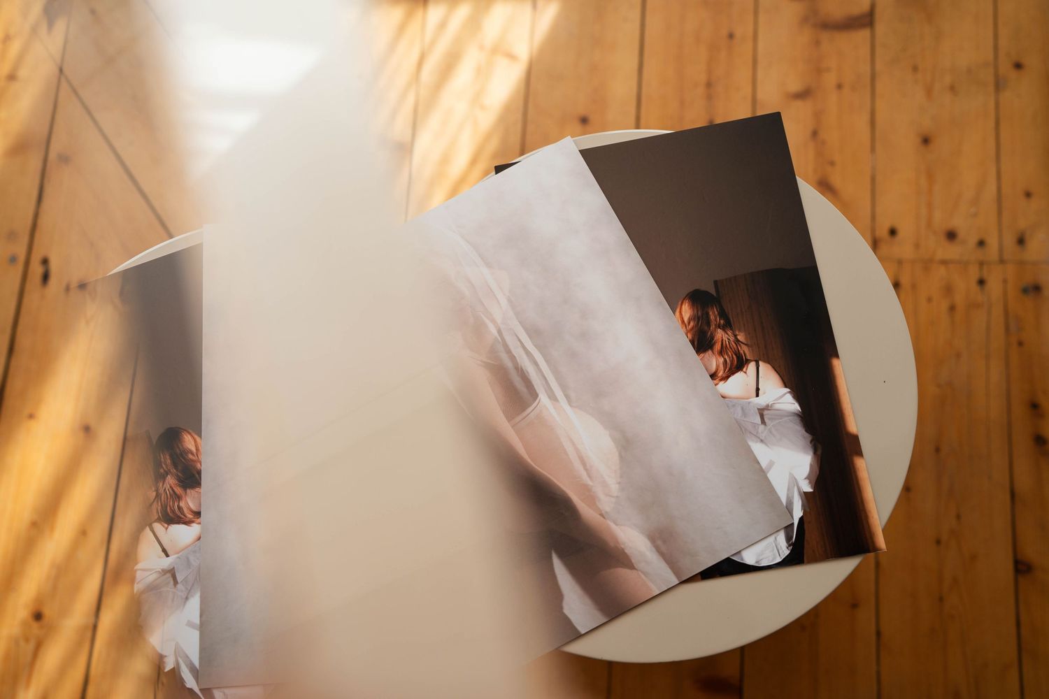 Productfotografie. Afdrukken verlijmd op linnen.