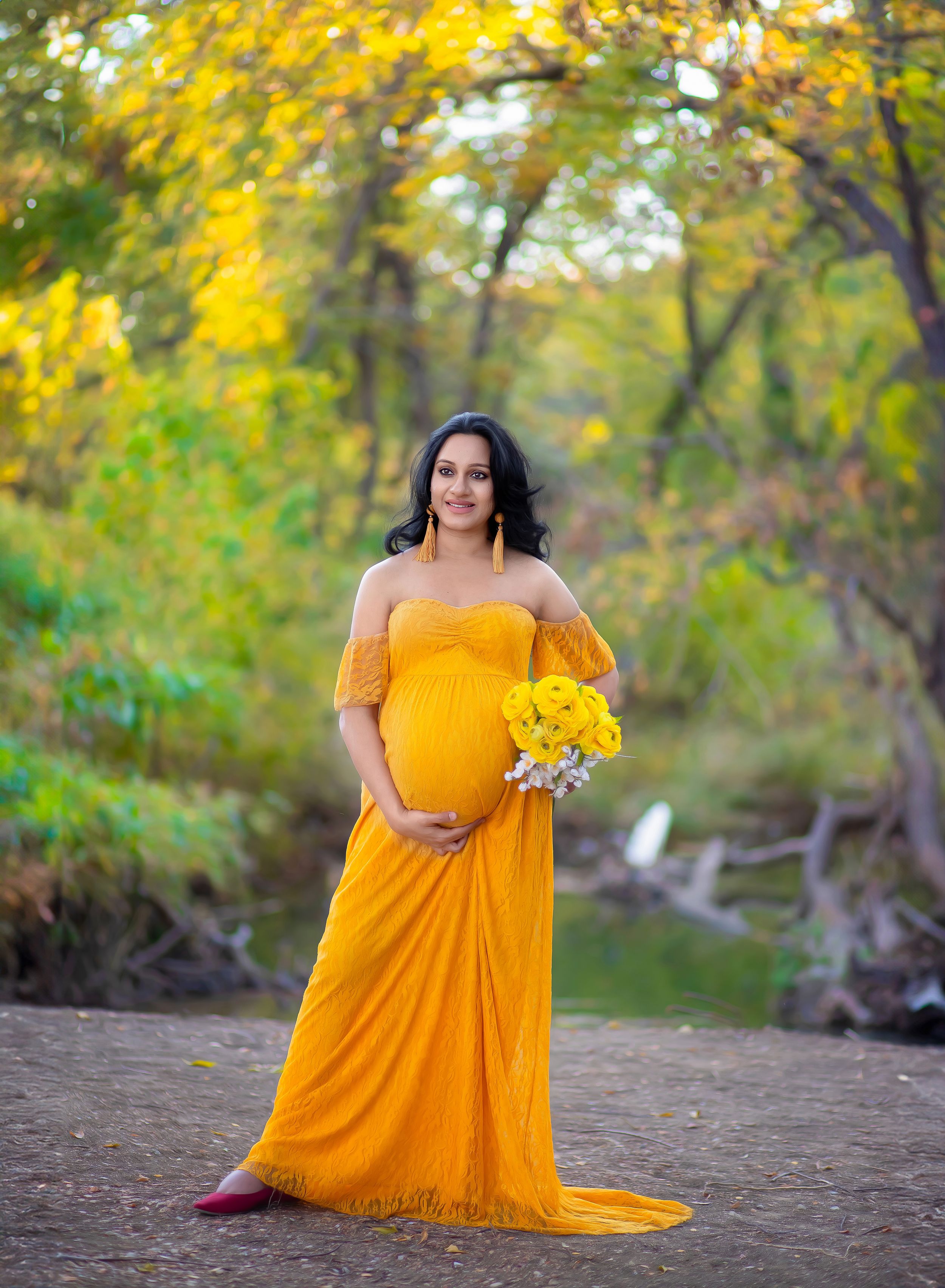 All over Dallas TX maternity session by Bhaire Photography, intimate home photography capturing mother’s glow.
