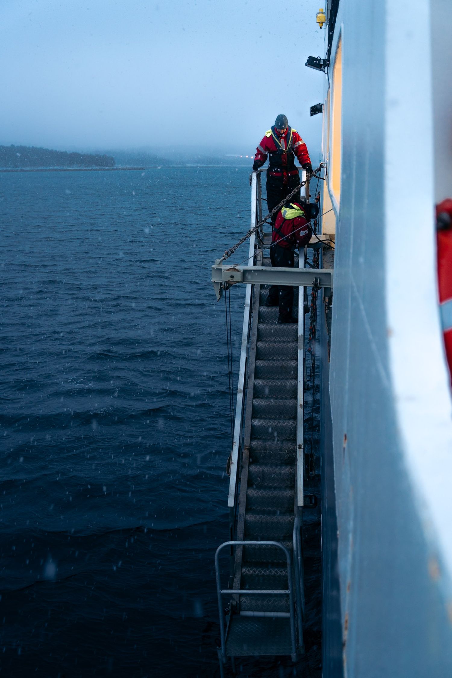équipage sur le pont du navire