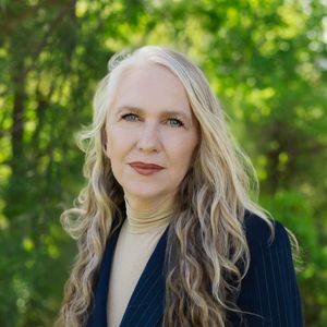 Professional personal branding photography in Ridgefield, Fairfield, Danbury, Wilton, Westport & New Canaan, CT. Perfect for LinkedIn, websi