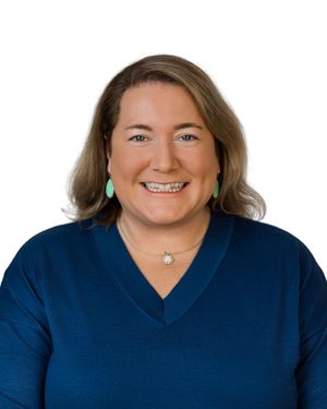 Headshot, full body head in Ridgefield CT.  Studio headshot. Headshots in studio or on location.  Headshots in Ridgefield, Wilton, Westport