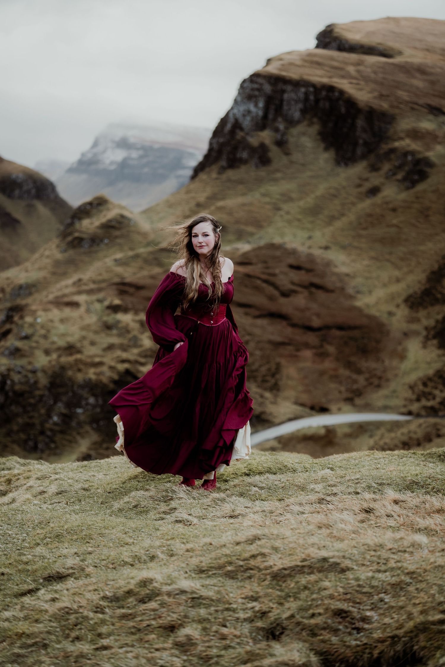 vrouw-fotoshoot-bos-outlander-antiek-boek