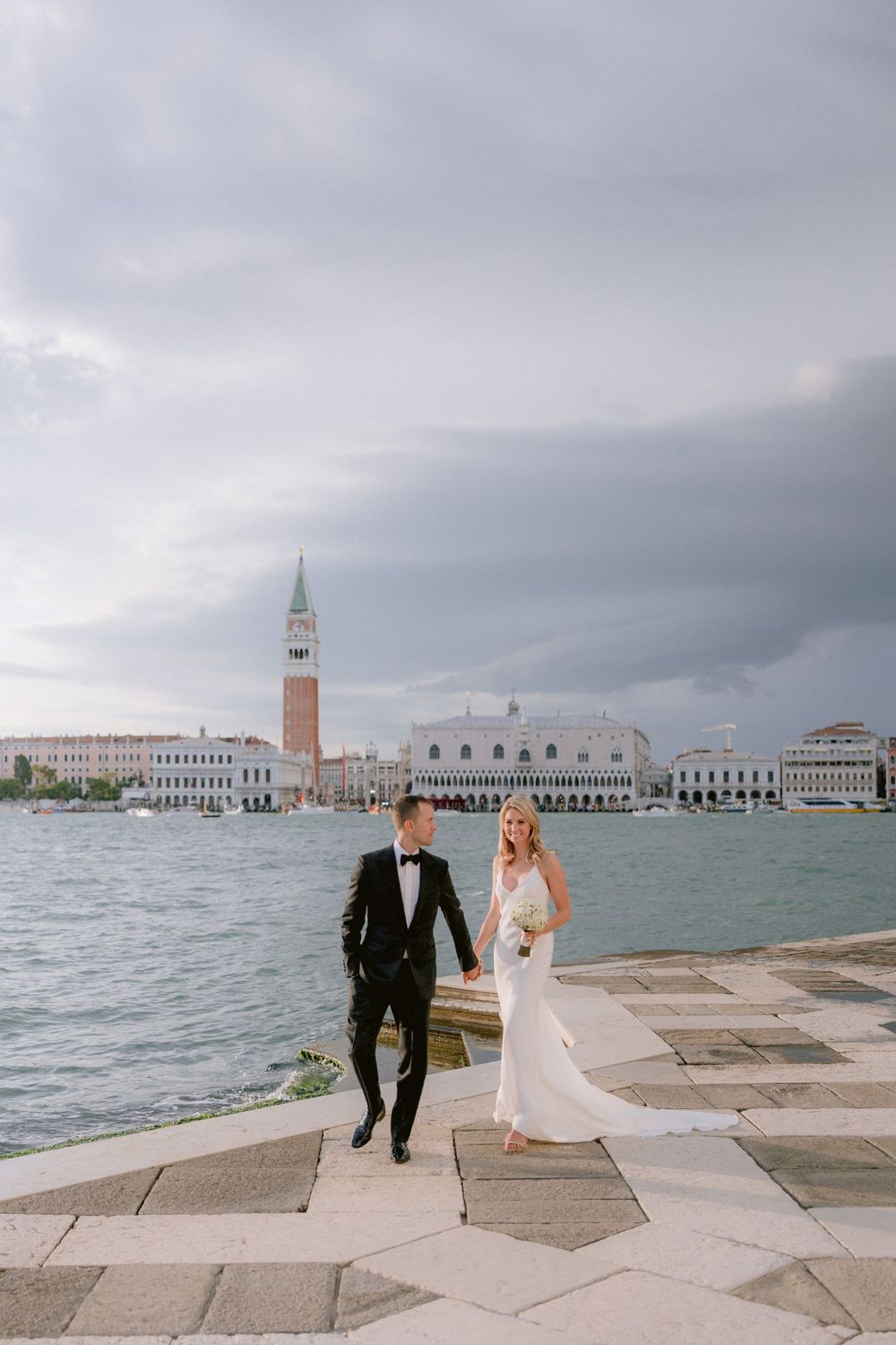 Wedding photo shoot at San Giorgio Maggiore in Venice at the sunset