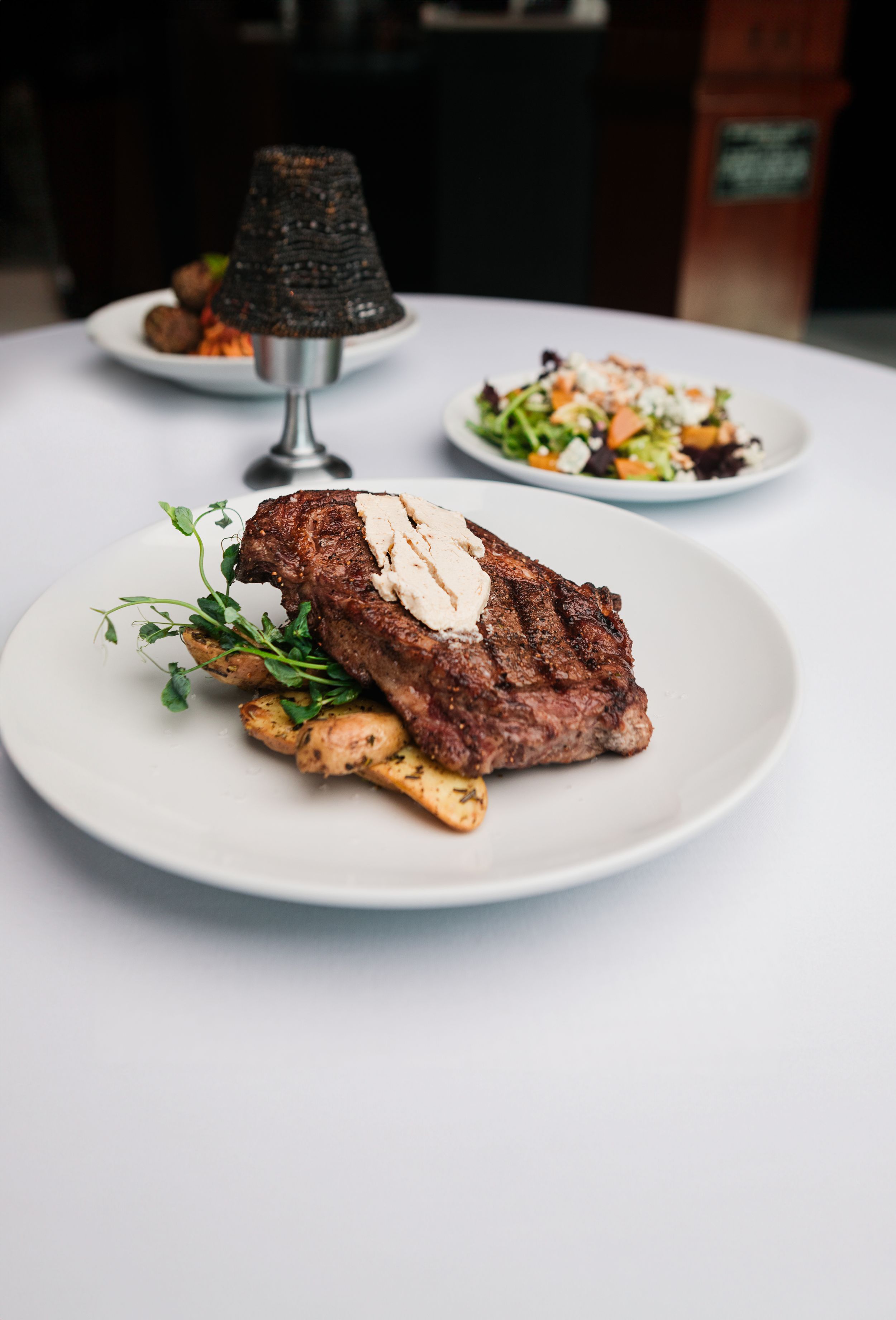 Toscanos, Puyallup, fine dining, photography, commercial, ribeye, steak, white tablecloth, lunch, dinner