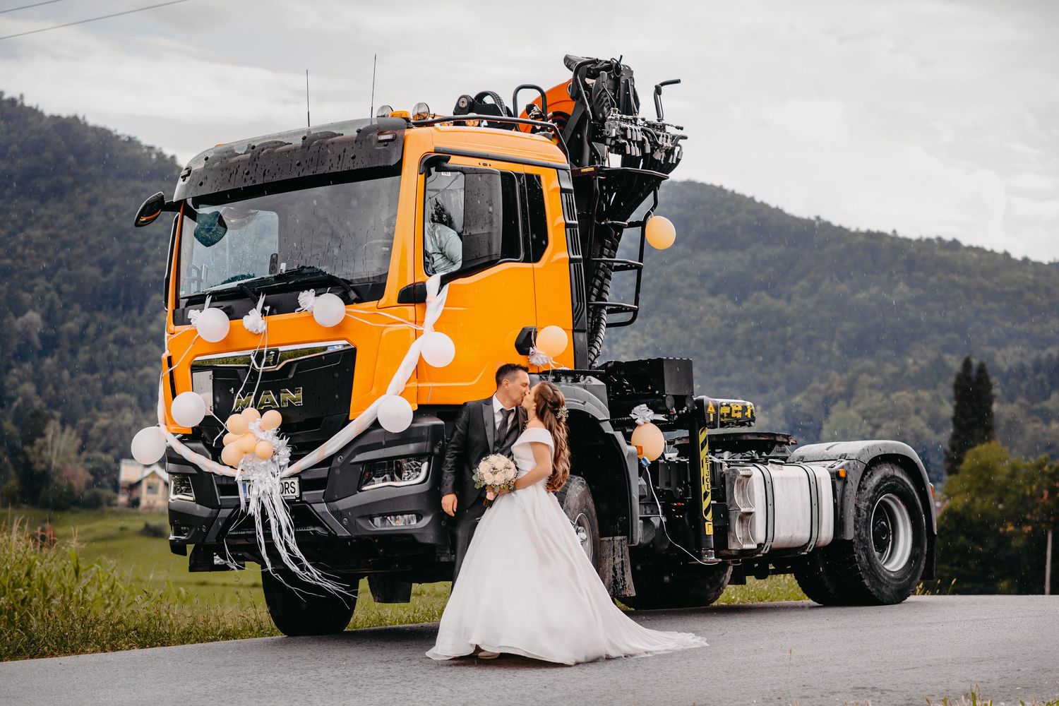poročni fotograf slovenija sproščena poroka