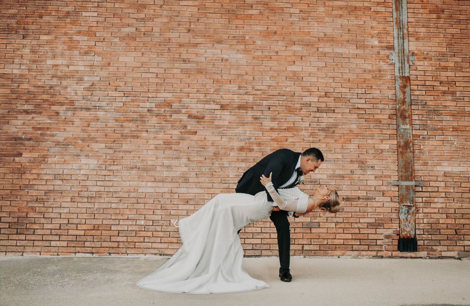 Chic wedding couple portrait with minimalist styling