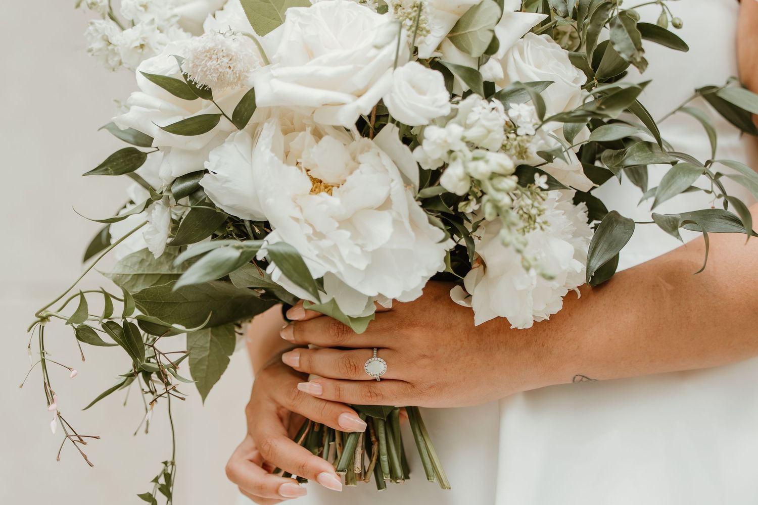 Wedding details photographed with soft light and an editorial approach during a luxury Michigan wedding.