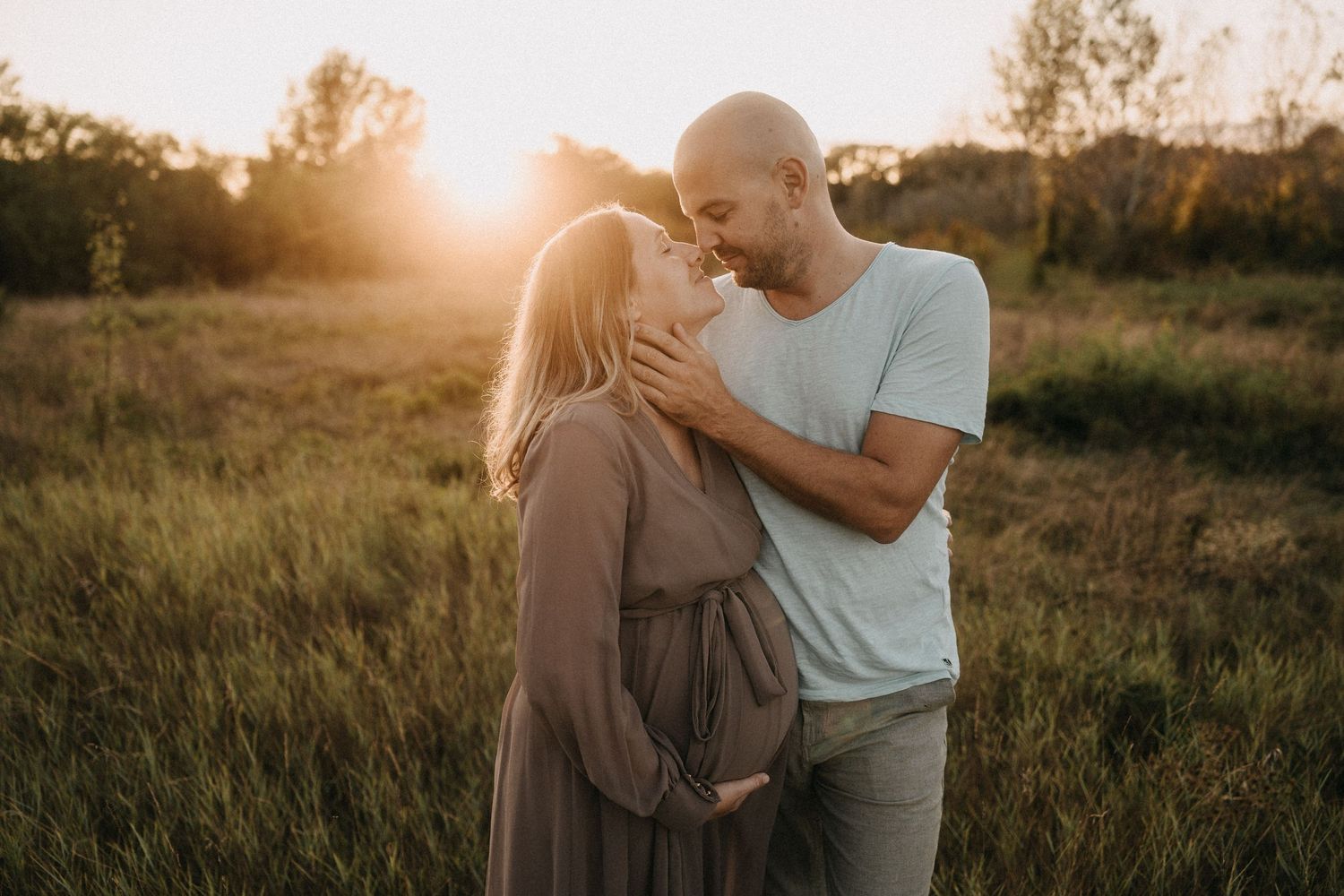 Babybauch Shooting in Wien mit Partner – emotionale Schwangerschaftsfotos