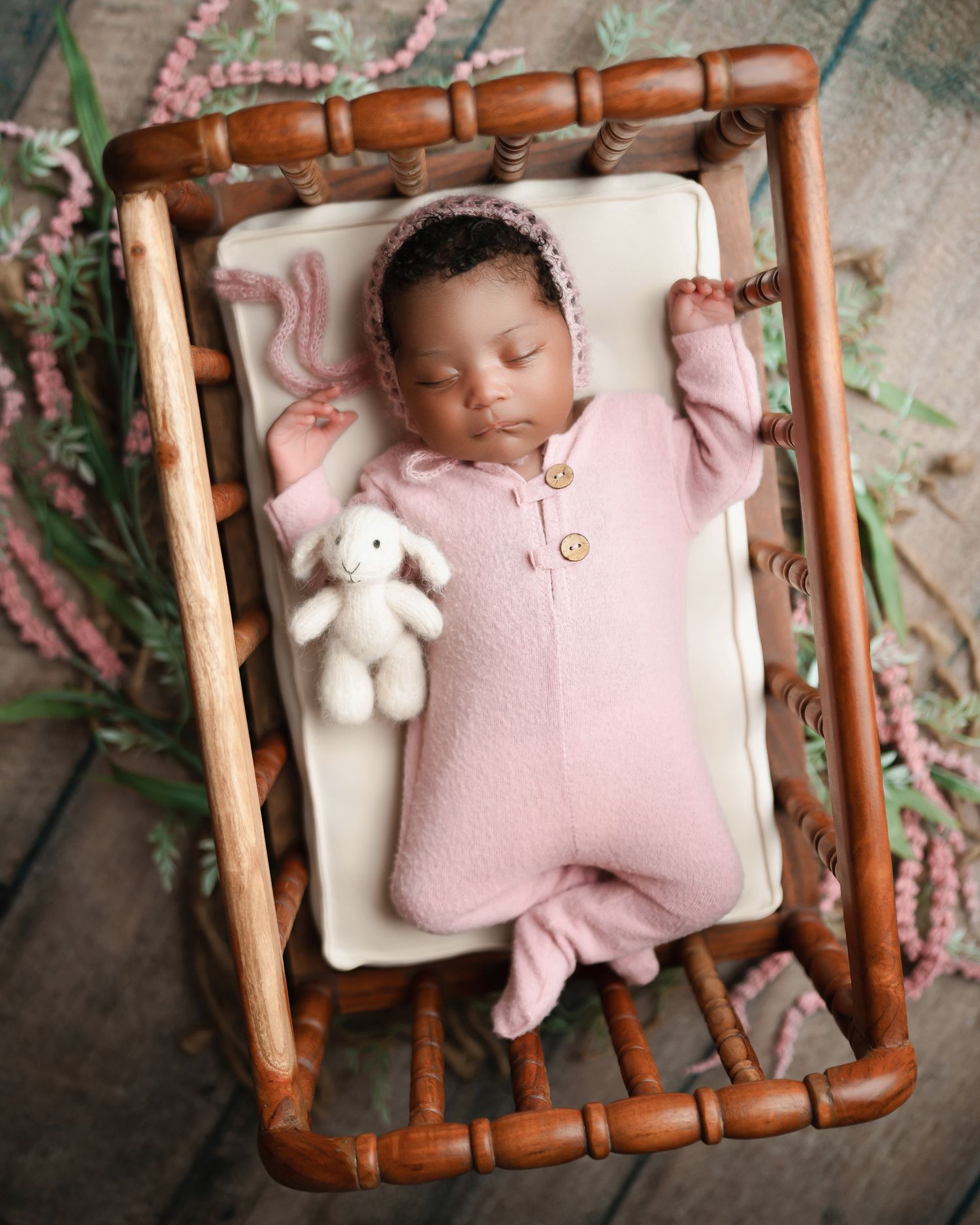 Newborn photography studio located in between Atlanta, Georgia and Birmingham, Alabama with full service photo studio.