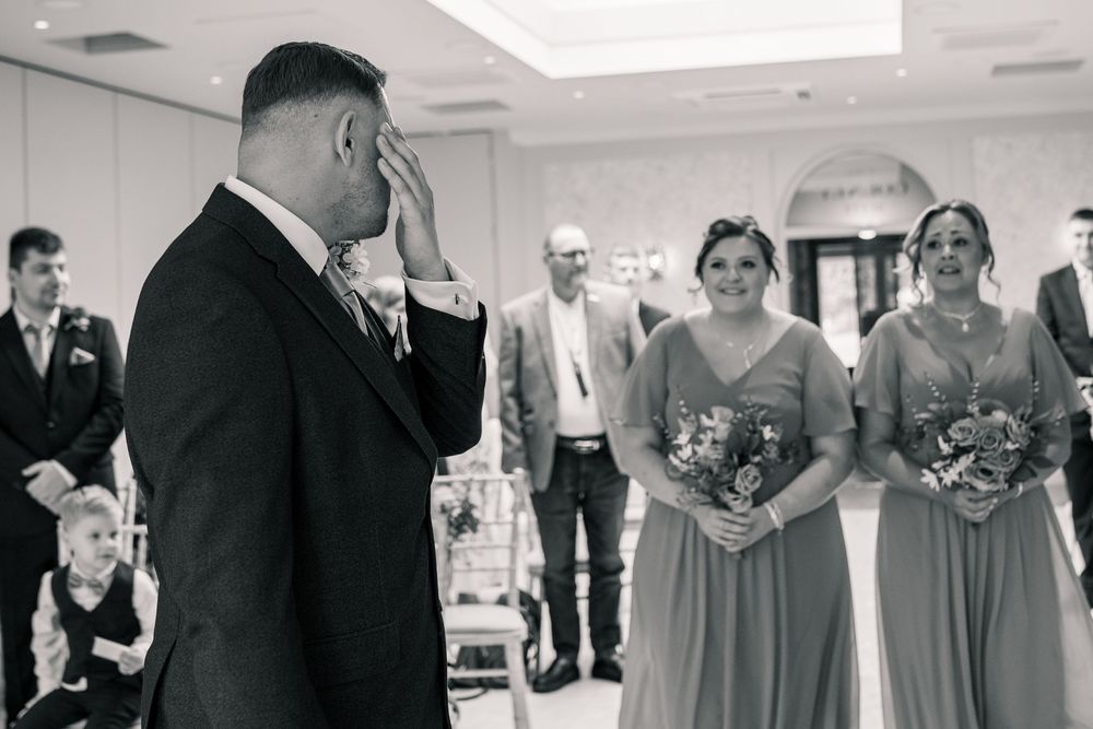 NORFOLK WEDDING CEREMONY - WEDDING PHOTOGRAPHY NORFOLK NORWICH PARK FARM WEDDING