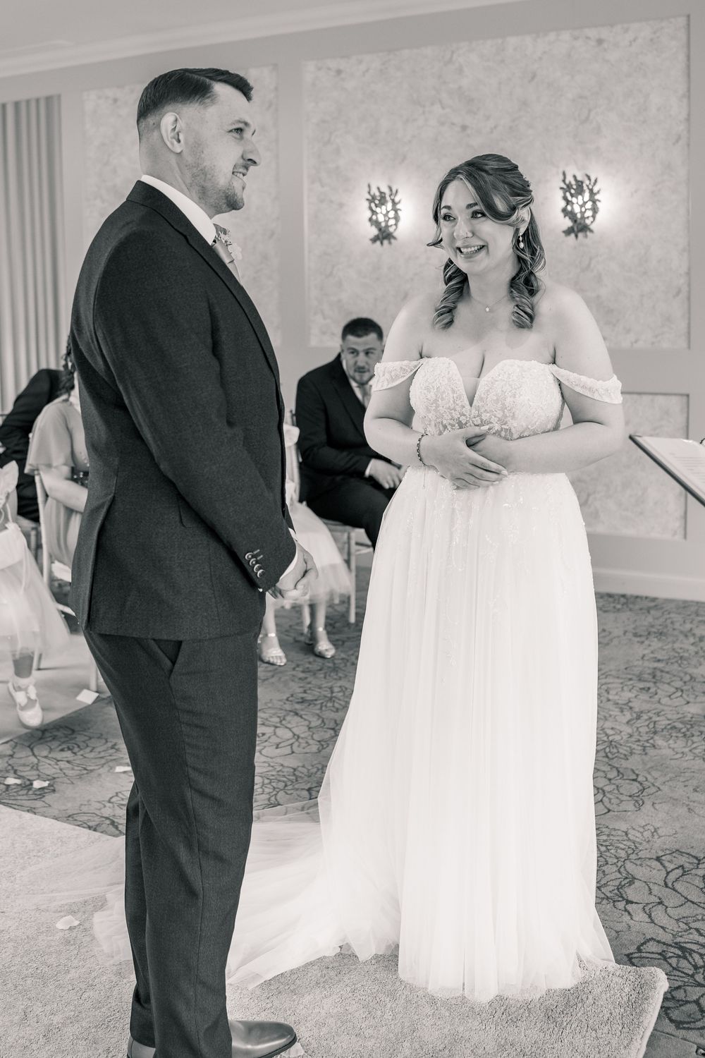 NORFOLK WEDDING CEREMONY - WEDDING PHOTOGRAPHY NORFOLK NORWICH PARK FARM WEDDING