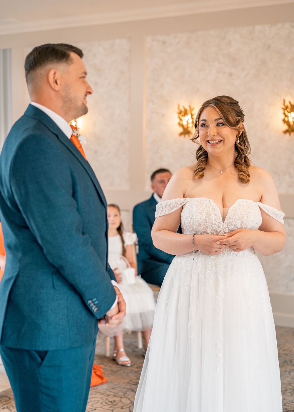 NORFOLK WEDDING CEREMONY - WEDDING PHOTOGRAPHY NORFOLK NORWICH PARK FARM WEDDING