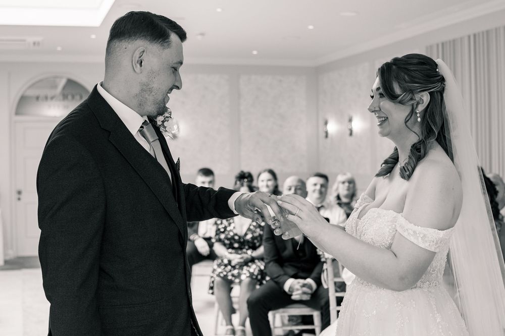 NORFOLK WEDDING CEREMONY - WEDDING PHOTOGRAPHY NORFOLK NORWICH PARK FARM WEDDING