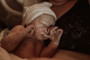 Geboortefotograaf geboorte geboortefotografie brabant Oss bevalling Den Bosch Uden  fotografie baby newborn newlife zwangerschapsshoot gezin