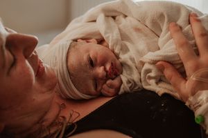 Geboortefotograaf geboorte geboortefotografie brabant Oss bevalling Den Bosch Uden  fotografie baby newborn newlife zwangerschapsshoot gezin