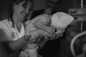 Geboortefotograaf geboorte geboortefotografie brabant Oss bevalling Den Bosch Uden  fotografie baby newborn newlife zwangerschapsshoot gezin