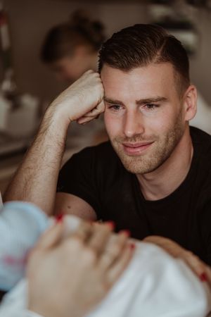 Geboortefotograaf geboorte geboortefotografie brabant Oss bevalling Den Bosch Uden  fotografie baby newborn newlife zwangerschapsshoot gezin