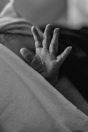 Geboortefotograaf geboorte geboortefotografie brabant Oss bevalling Den Bosch Uden  fotografie baby newborn newlife zwangerschapsshoot gezin