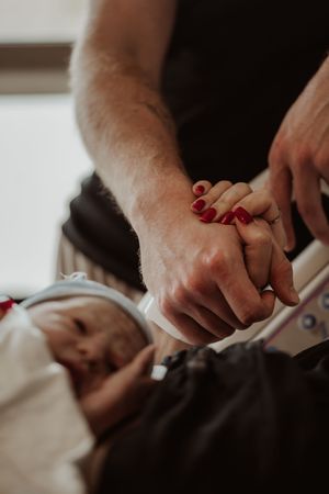Geboortefotograaf geboorte geboortefotografie brabant Oss bevalling Den Bosch Uden  fotografie baby newborn newlife zwangerschapsshoot gezin