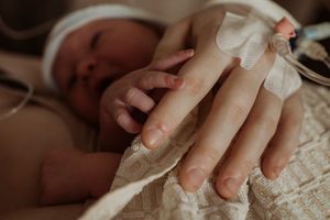 Geboortefotograaf geboorte geboortefotografie brabant Oss bevalling Den Bosch Uden  fotografie baby newborn newlife zwangerschapsshoot gezin