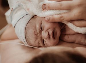 Geboortefotograaf geboorte geboortefotografie brabant Oss bevalling Den Bosch Uden  fotografie baby newborn newlife zwangerschapsshoot gezin