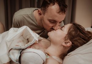 Geboortefotograaf geboorte geboortefotografie brabant Oss bevalling Den Bosch Uden  fotografie baby newborn newlife zwangerschapsshoot gezin