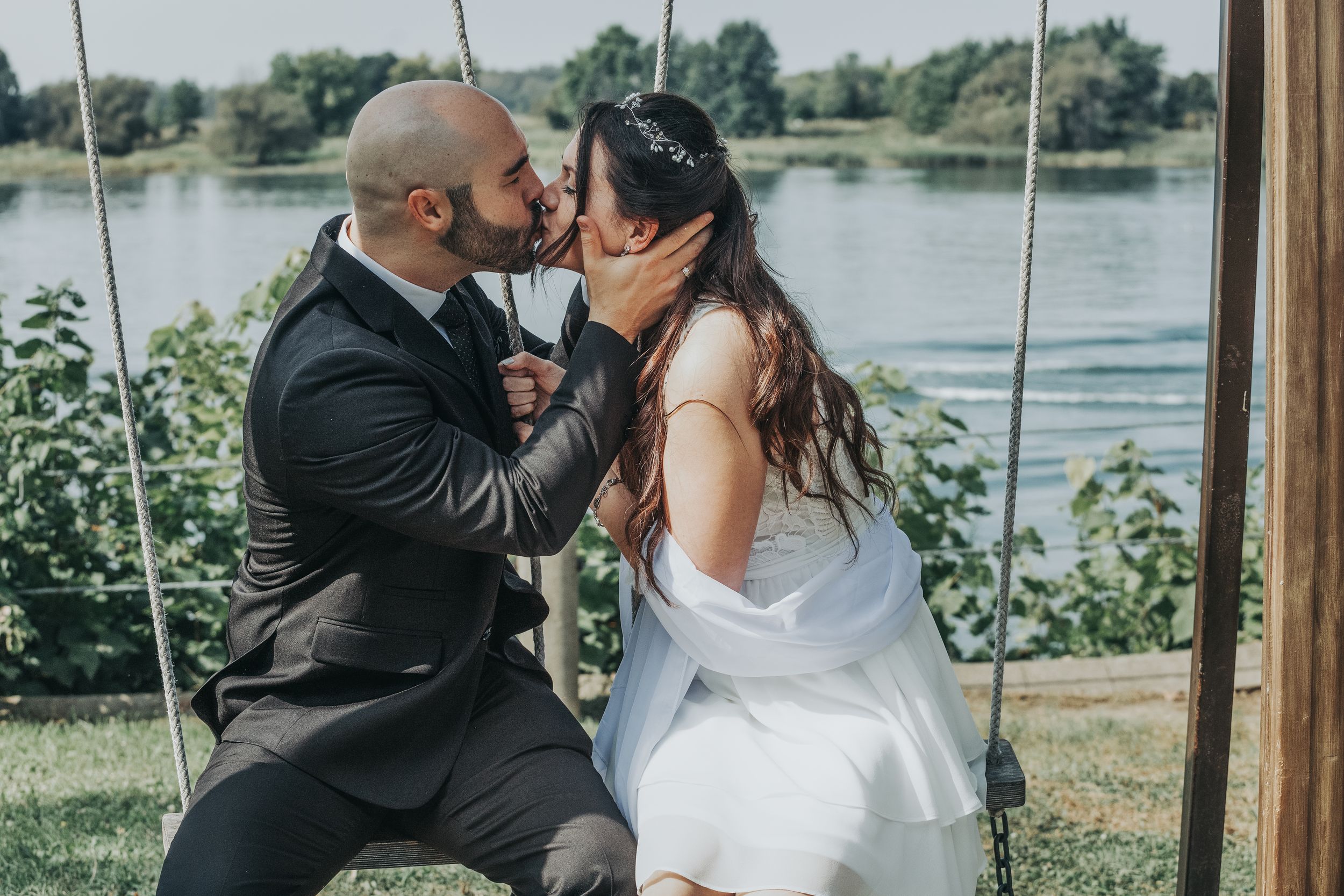 Photographe de mariage à Montréal capturant une cérémonie élégante et émotive