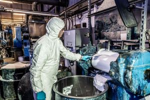 Industrial PCB paint manufacturing and technical pouring process-05