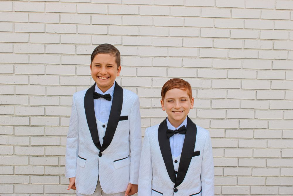 Family photos for Holy Communion taken by FA Photography and Media.