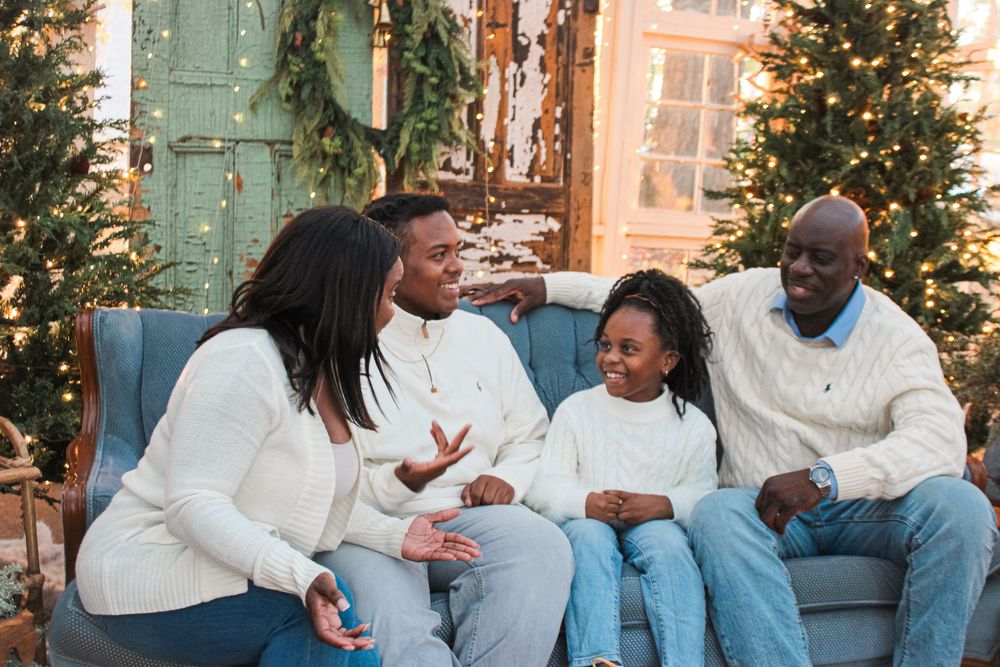 Christmas family photos taken by FA Photography and Media.
