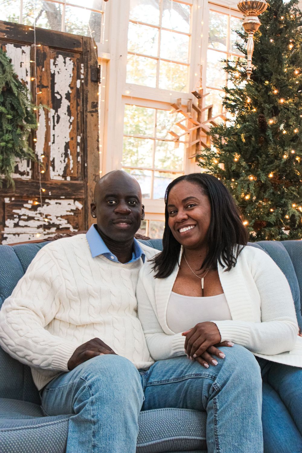 Christmas family photos taken by FA Photography and Media.