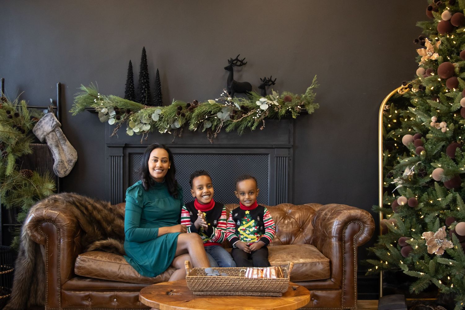 christmas seasonal holiday photoshoots luxury high end beautiful photos quick turn around retouched crisp true to color editing cincinnati