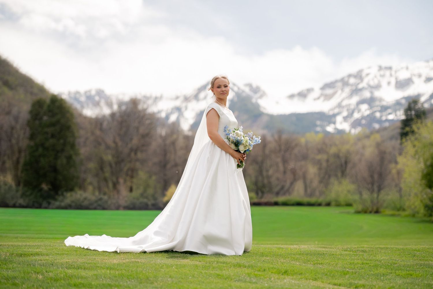True to color editing with the Utah mountains in the background, these bridals look amazing in this photography location
