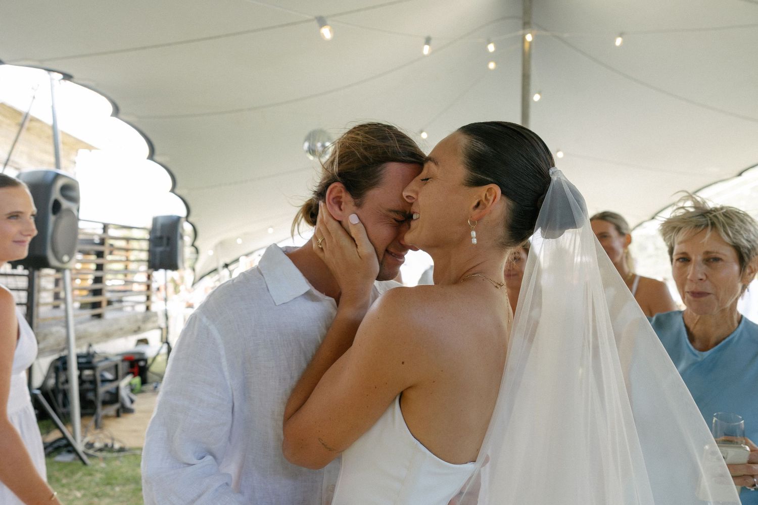 Cape Town wedding photographer Christene de Coning at Silvermist Constantia documentary wedding