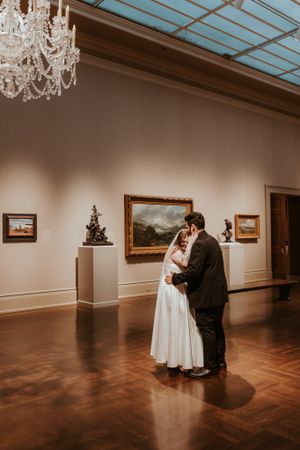 Toldeo art museum engagement session with Cincinnati photographer